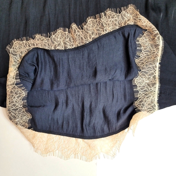 Elegant Black and Cream Lace Slip Dress - Picture 12 of 16